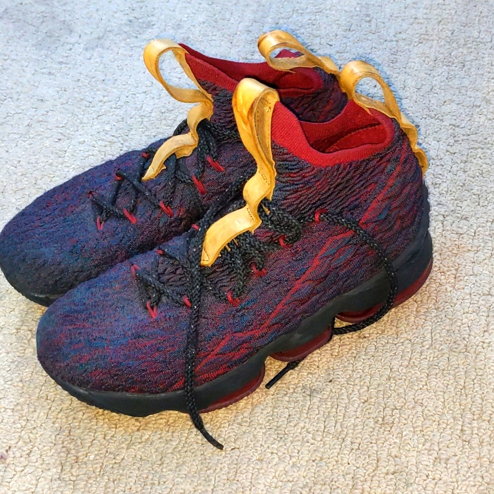 Lebron 15 new heights colorway